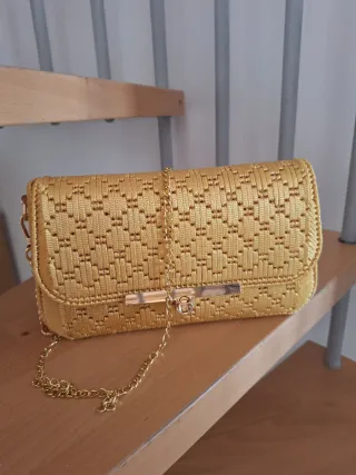 Borsa a tracolla in fettuccia color oro