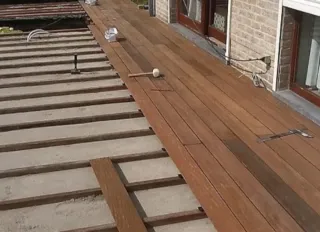 50 clips fijación invisible tarimas