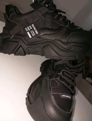 Zapatillas deportivas negras plataforma