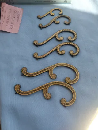 Asas damasquinadas a mano