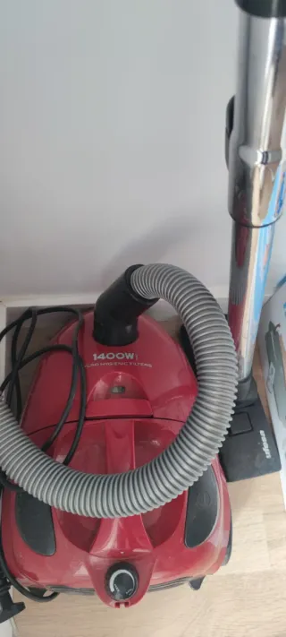 Aspiradora 1400W Roja
