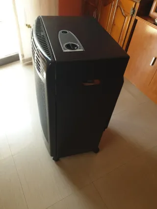 Estufa de gas negra y gris