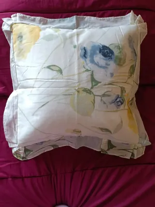 Cojín decorativo floral