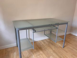 Mesa de ordenador cristal y metal oferta
