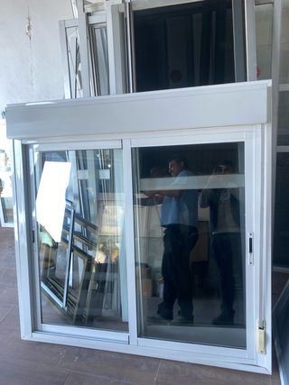 Ventana corredera aluminio blanca