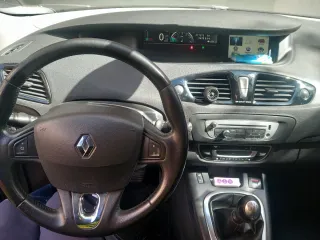 Renault Grand Scenic 2013