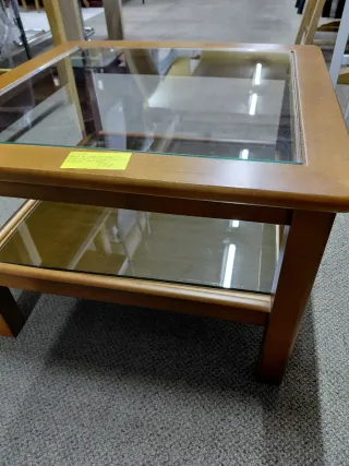 Mesa de centro de madera y cristal