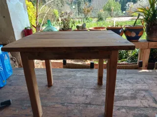 Mesa pequeña madera maciza rústica