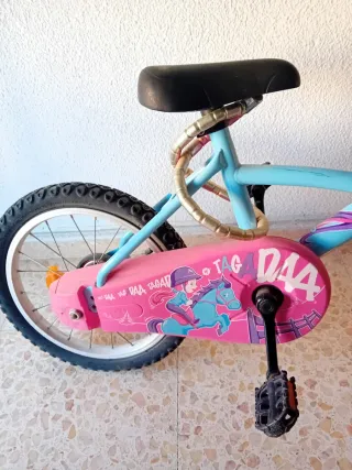 Bicicleta infantil Btwin azul y rosa