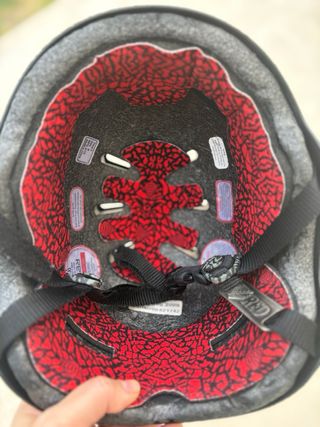 Casco RED Burton Negro