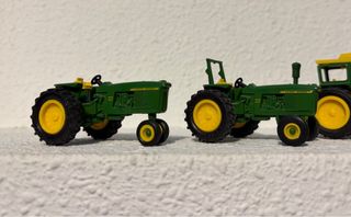 Tractor John Deere escala miniatura