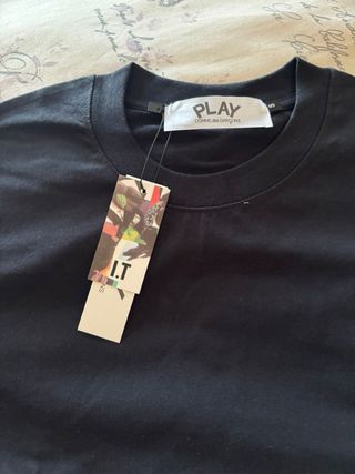 Camiseta Comme des Garçons PLAY Negra