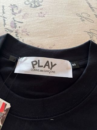 Camiseta Comme des Garçons PLAY Negra