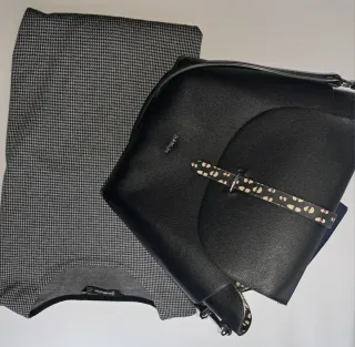 Vestido T.L Stradivarius (81×47)+ Bolso Negro