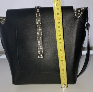 Vestido T.L Stradivarius (81×47)+ Bolso Negro