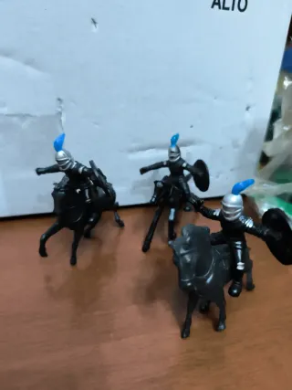 Soldatini vintage cavalieri e cannone