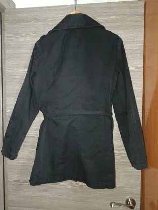 Gabardina negra talla 42