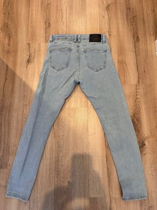 Pantalón vaquero hombre Zara azul