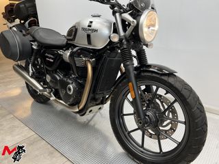TRIUMPH STREET TWIN 2017 27083 kms.