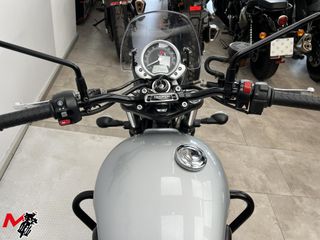 TRIUMPH STREET TWIN 2017 27083 kms.