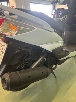 Yamaha Cygnus X Scooter Automática Blanca