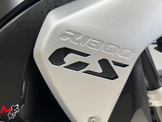 BMW R 1300 GS TRIPLE BLACK 2024 3378 kms.