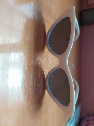 Gafas de sol blancas