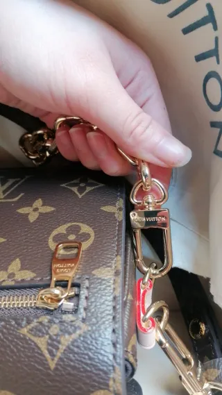 Bolso Louis Vuitton Pochette Metis Marrón Dorado