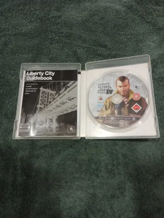 Grand Theft Auto IV PS3 con guía y mapa