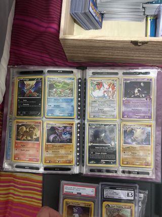Álbum de cartas Pokémon antiguo