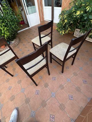 Lote de 4 sillas de madera y tela