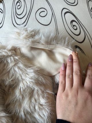 Cazadora bomber pelo Zara beige Talla S