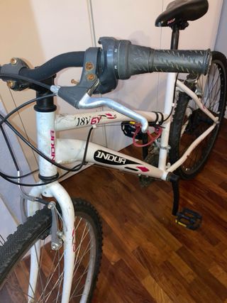 Bicicleta Montaña Indur 18V Blanca