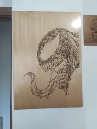 Cuadro Venom Pirograbado Madera