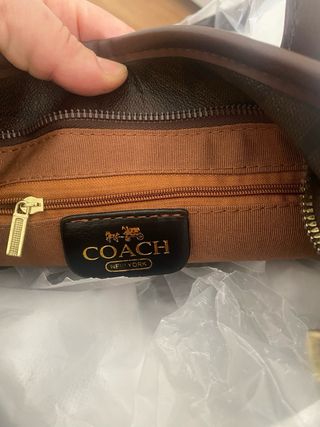 Bolso de hombro marrón