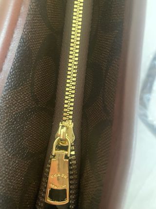 Bolso de hombro marrón