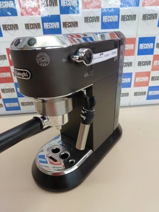 Cafetera Espresso De'Longhi Dedica EC685.BK
