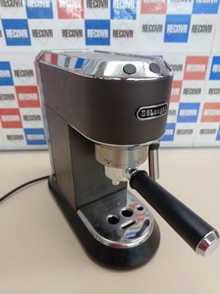 Cafetera Espresso De'Longhi Dedica EC685.BK