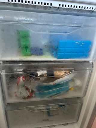 Nevera combi congelador Indesit L18 Blanca