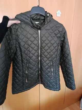 Abrigo acolchado verde militar