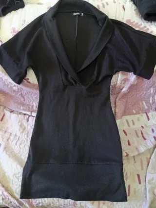 Lote 4 prendas negras: 3 camisetas y 1 mini