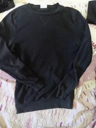 Lote 4 prendas negras: 3 camisetas y 1 mini