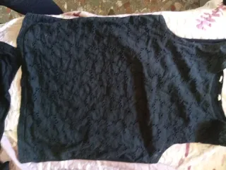 Lote 4 prendas negras: 3 camisetas y 1 mini