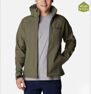 Chaqueta Softshell con Capucha desmontable.