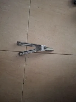 Estribera trasera moto