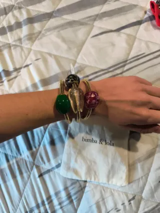 Brazalete Bimba y Lola dorada con abalorios