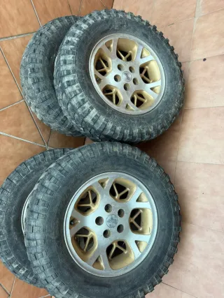 Llantas Jeep Grand Cherokee 235/70 R16 Con gomas