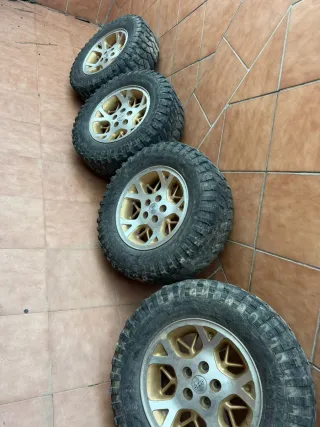 Llantas Jeep Grand Cherokee 235/70 R16 Con gomas