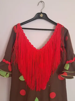 Traje de flamenca marrón con estampado