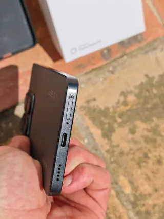 Xiaomi 14T con funda y caja